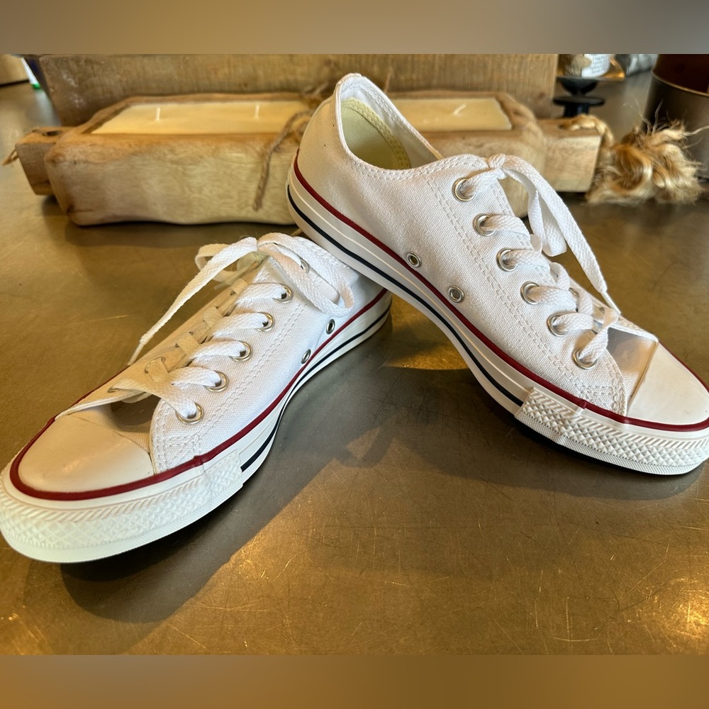 *NWOT* White Converse All Star Classic size 8
